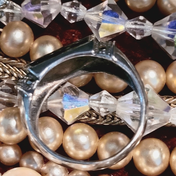 STERLING SILVER ONYX AND MARCASITE RING 8 - Picture 3 of 3